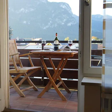 Sunny 1-Room Apartment Near Railway Station Garmisch-Partenkirchen Exterior photo