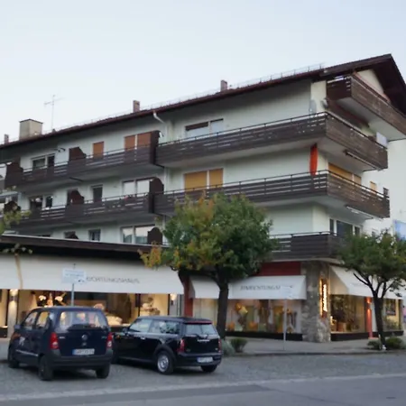 Sunny 1-Room Apartment Near Railway Station Garmisch-Partenkirchen Exterior photo