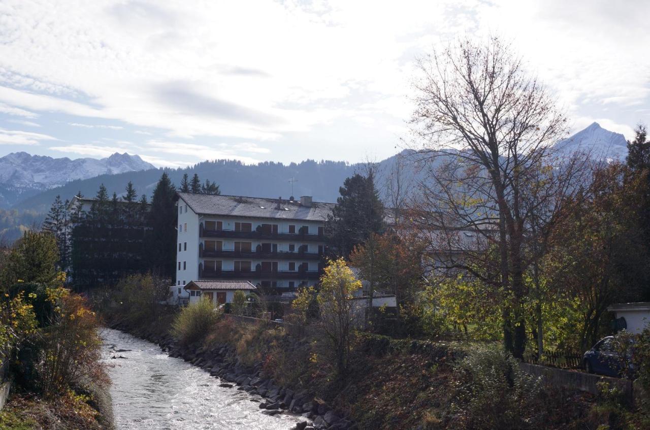 Apartment Sunny 1-room Near Railway Station Garmisch-Partenkirchen